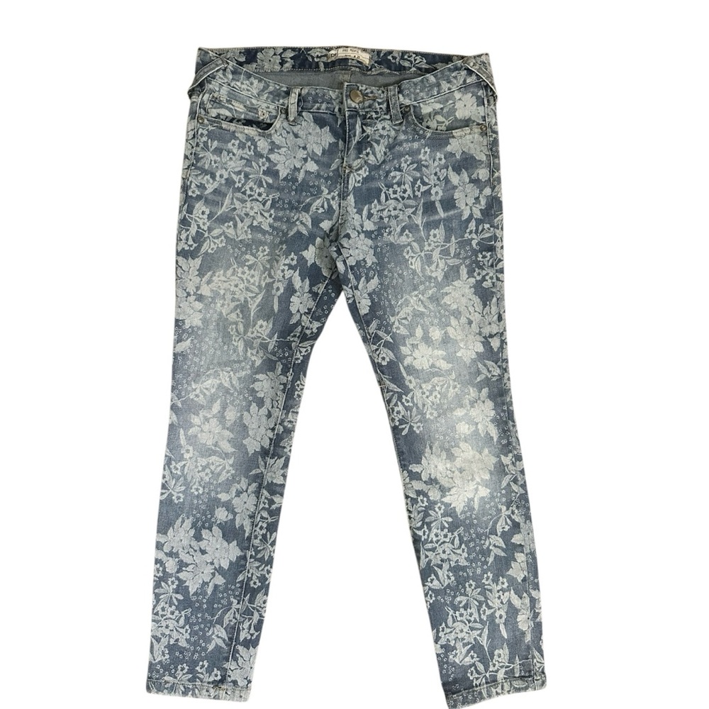 Free People Blue Skinny Jeans Floral Print Blue size 29W